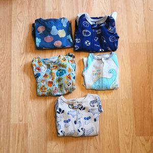 Lot of 3T pajamas mostly carter's